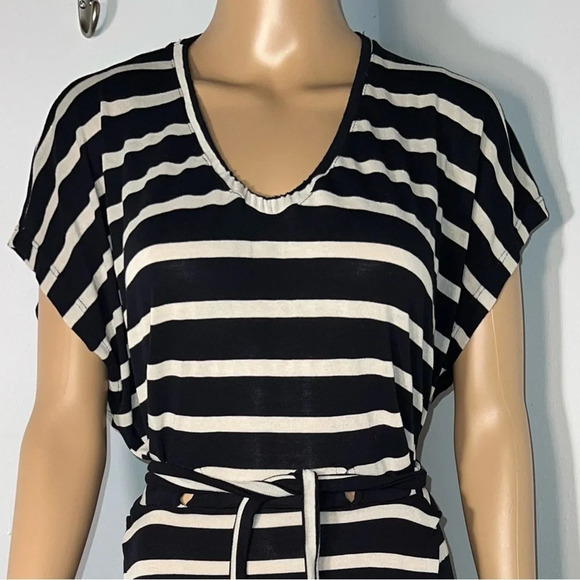 Cantao, L,  black and tan striped maxi, quarter sleeves, inner looped tie belt. - Picture 6 of 11